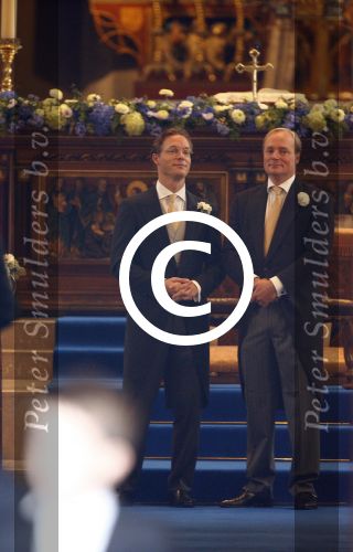 Apeldoorn 5 oktober 2013
Zijne Koninklijke Hoogheid Prins Jaime de Bourbon de Parme en Viktï¿½ria Cservenyï¿½k trouwen in de kerk onze lieve vrouwe ten hemelopneming in Apeldoorn.. Prins Jaime en Prins Carlos wachten op de bruid