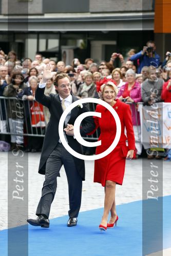 Apeldoorn 5 oktober 2013
Zijne Koninklijke Hoogheid Prins Jaime de Bourbon de Parme en Viktï¿½ria Cservenyï¿½k trouwen in de kerk onze lieve vrouwe ten hemelopneming in Apeldoorn.. Prins Jaime en Prinses Irene komen in een oude mercedes cabrio van prinses Juliana aan bij de kerk