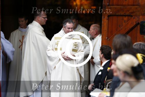 Apeldoorn 5 oktober 2013
Zijne Koninklijke Hoogheid Prins Jaime de Bourbon de Parme en Viktï¿½ria Cservenyï¿½k trouwen in de kerk onze lieve vrouwe ten hemelopneming in Apeldoorn. priesters
