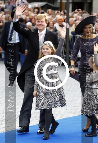 Apeldoorn 5 oktober 2013
Zijne Koninklijke Hoogheid Prins Jaime de Bourbon de Parme en Viktï¿½ria Cservenyï¿½k trouwen in de kerk onze lieve vrouwe ten hemelopneming in Apeldoorn. Koning Willem Alexander Koningin Maxima en de prinsessen Amalia Alexia en Ariane