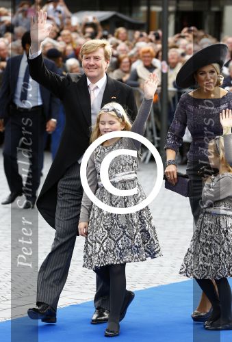 Apeldoorn 5 oktober 2013
Zijne Koninklijke Hoogheid Prins Jaime de Bourbon de Parme en Viktï¿½ria Cservenyï¿½k trouwen in de kerk onze lieve vrouwe ten hemelopneming in Apeldoorn. Koning Willem Alexander Koningin Maxima en de prinsessen Amalia Alexia en Ariane