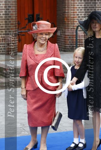 Apeldoorn 5 oktober 2013
Zijne Koninklijke Hoogheid Prins Jaime de Bourbon de Parme en Viktï¿½ria Cservenyï¿½k trouwen in de kerk onze lieve vrouwe ten hemelopneming in Apeldoorn. Prinses Baetrix met Prinses Mabel en dochter Luana