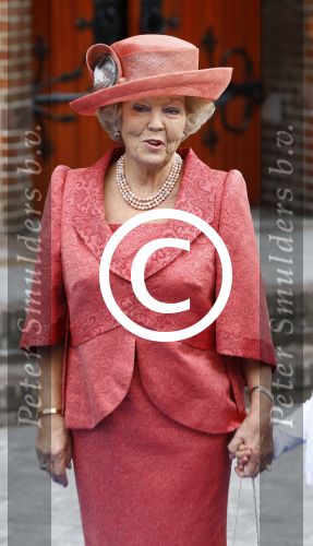 Apeldoorn 5 oktober 2013
Zijne Koninklijke Hoogheid Prins Jaime de Bourbon de Parme en Viktï¿½ria Cservenyï¿½k trouwen in de kerk onze lieve vrouwe ten hemelopneming in Apeldoorn. Prinses Baetrix met Prinses Mabel en dochter Luana