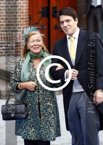 Apeldoorn 5 oktober 2013
Zijne Koninklijke Hoogheid Prins Jaime de Bourbon de Parme en Viktï¿½ria Cservenyï¿½k trouwen in de kerk onze lieve vrouwe ten hemelopneming in Apeldoorn. Prinses Christina met zoon Prins Bernardo
