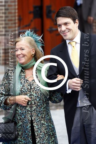 Apeldoorn 5 oktober 2013
Zijne Koninklijke Hoogheid Prins Jaime de Bourbon de Parme en Viktï¿½ria Cservenyï¿½k trouwen in de kerk onze lieve vrouwe ten hemelopneming in Apeldoorn. Prinses Christina met zoon Prins Bernardo