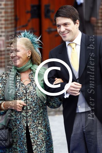 Apeldoorn 5 oktober 2013
Zijne Koninklijke Hoogheid Prins Jaime de Bourbon de Parme en Viktï¿½ria Cservenyï¿½k trouwen in de kerk onze lieve vrouwe ten hemelopneming in Apeldoorn. Prinses Christina met zoon Prins Bernardo