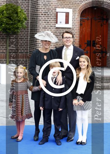 Apeldoorn 5 oktober 2013
Zijne Koninklijke Hoogheid Prins Jaime de Bourbon de Parme en Viktï¿½ria Cservenyï¿½k trouwen in de kerk onze lieve vrouwe ten hemelopneming in Apeldoorn. Prins Constantijn Prinses Laurentein met hun kinderen Eloise Claus Casimir en Leonore