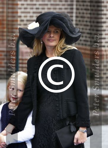 Apeldoorn 5 oktober 2013
Zijne Koninklijke Hoogheid Prins Jaime de Bourbon de Parme en Viktï¿½ria Cservenyï¿½k trouwen in de kerk onze lieve vrouwe ten hemelopneming in Apeldoorn. Prinses Baetrix met Prinses Mabel en dochter Luana