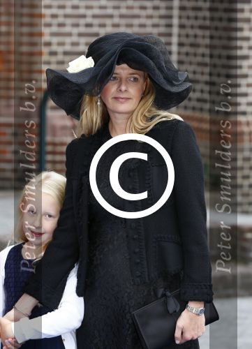 Apeldoorn 5 oktober 2013
Zijne Koninklijke Hoogheid Prins Jaime de Bourbon de Parme en Viktï¿½ria Cservenyï¿½k trouwen in de kerk onze lieve vrouwe ten hemelopneming in Apeldoorn. Prinses Baetrix met Prinses Mabel en dochter Luana