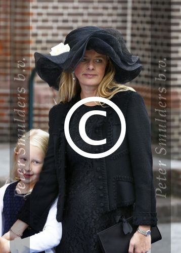 Apeldoorn 5 oktober 2013
Zijne Koninklijke Hoogheid Prins Jaime de Bourbon de Parme en Viktï¿½ria Cservenyï¿½k trouwen in de kerk onze lieve vrouwe ten hemelopneming in Apeldoorn. Prinses Baetrix met Prinses Mabel en dochter Luana