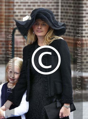 Apeldoorn 5 oktober 2013
Zijne Koninklijke Hoogheid Prins Jaime de Bourbon de Parme en Viktï¿½ria Cservenyï¿½k trouwen in de kerk onze lieve vrouwe ten hemelopneming in Apeldoorn. Prinses Baetrix met Prinses Mabel en dochter Luana