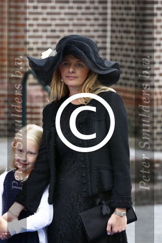 Apeldoorn 5 oktober 2013
Zijne Koninklijke Hoogheid Prins Jaime de Bourbon de Parme en Viktï¿½ria Cservenyï¿½k trouwen in de kerk onze lieve vrouwe ten hemelopneming in Apeldoorn. Prinses Baetrix met Prinses Mabel en dochter Luana