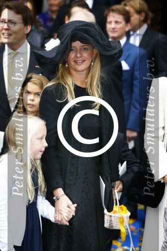 Apeldoorn 5 oktober 2013
Zijne Koninklijke Hoogheid Prins Jaime de Bourbon de Parme en Viktï¿½ria Cservenyï¿½k trouwen in de kerk onze lieve vrouwe ten hemelopneming in Apeldoorn. Prinses Baetrix met Prinses Mabel en dochter Luana