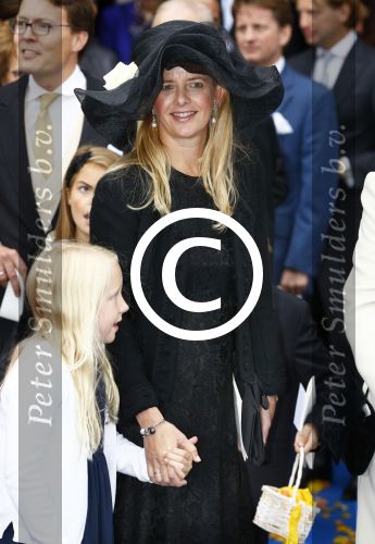 Apeldoorn 5 oktober 2013
Zijne Koninklijke Hoogheid Prins Jaime de Bourbon de Parme en Viktï¿½ria Cservenyï¿½k trouwen in de kerk onze lieve vrouwe ten hemelopneming in Apeldoorn. Prinses Baetrix met Prinses Mabel en dochter Luana