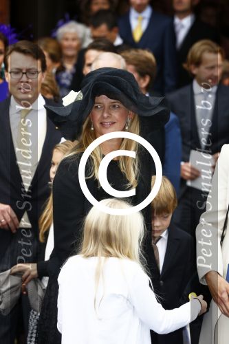 Apeldoorn 5 oktober 2013
Zijne Koninklijke Hoogheid Prins Jaime de Bourbon de Parme en Viktï¿½ria Cservenyï¿½k trouwen in de kerk onze lieve vrouwe ten hemelopneming in Apeldoorn. Prinses Baetrix met Prinses Mabel en dochter Luana