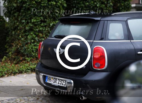 Hamburg 12 september 2013
Auto s van Rafael van der Vaart en Sabia Boulahrouz met nieuwe kentekens waar de eerste letters van hun namen in zijn verwerkt