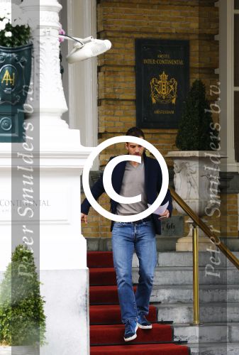 Amsterdam 12 oktober 2013
Rafael v d Vaart en Sabia Boulahrouz hebben in het amstel hotel geslapen en gan daarna lunchen met de ouders van Rafael, Ramon en Lolita bij restaurant Oceania op de scheldestraat.