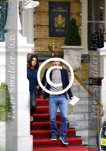 Amsterdam 12 oktober 2013
Rafael v d Vaart en Sabia Boulahrouz hebben in het amstel hotel geslapen en gan daarna lunchen met de ouders van Rafael, Ramon en Lolita bij restaurant Oceania op de scheldestraat.