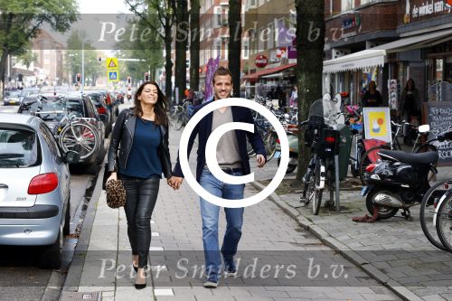 Amsterdam 12 oktober 2013
Rafael v d Vaart en Sabia Boulahrouz hebben in het amstel hotel geslapen en gan daarna lunchen met de ouders van Rafael, Ramon en Lolita bij restaurant Oceania op de scheldestraat.