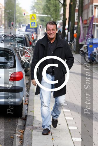 Amsterdam 12 oktober 2013
Rafael v d Vaart en Sabia Boulahrouz hebben in het amstel hotel geslapen en gan daarna lunchen met de ouders van Rafael, Ramon en Lolita bij restaurant Oceania op de scheldestraat.