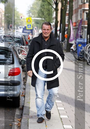 Amsterdam 12 oktober 2013
Rafael v d Vaart en Sabia Boulahrouz hebben in het amstel hotel geslapen en gan daarna lunchen met de ouders van Rafael, Ramon en Lolita bij restaurant Oceania op de scheldestraat.