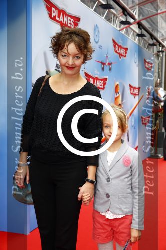 Amsterdam 21 september 2013
Premiere Planes in Tuschinski
Sanne Wallis de Vries met dochter