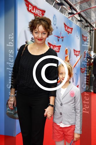 Amsterdam 21 september 2013
Premiere Planes in Tuschinski
Sanne Wallis de Vries met dochter