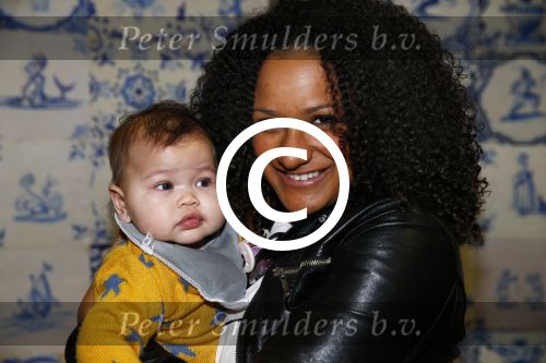 Amsterdam 11 oktober 2013
Premiere Disney live show in de rai. Sharon Kips met dochter