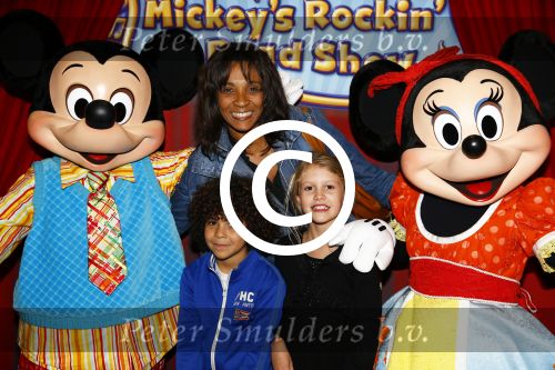 Amsterdam 11 oktober 2013
Premiere Disney live show in de rai. Sophia Wezer met zoontje