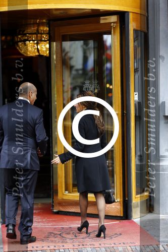 Den Haag 17 september 2013
Tatjana met haar nieuwe vriend Lex v Hessen bij hotel des indes.