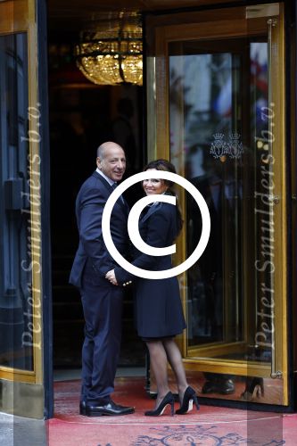 Den Haag 17 september 2013
Tatjana met haar nieuwe vriend Lex v Hessen bij hotel des indes.