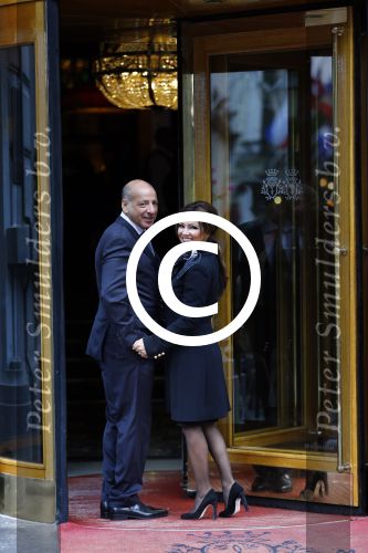 Den Haag 17 september 2013
Tatjana met haar nieuwe vriend Lex v Hessen bij hotel des indes.