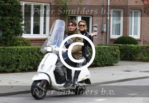 Amsterdam 7 oktober 2013
Daniel de Ridder met Tatum Dagelet en Toy Travis op de vespa scooter.