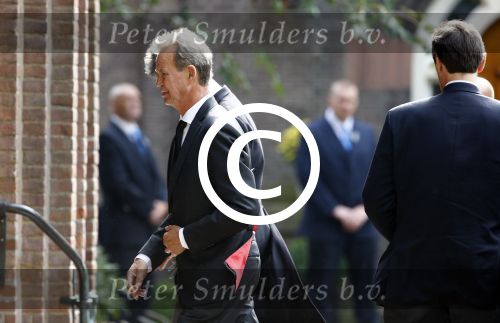 Laren 2 oktober 2013
Kerkdienst naar aanleiding van het overlijden van John de mol sr in de sint Jansbasiliek. Het was enorm druk met vrienden en familie.