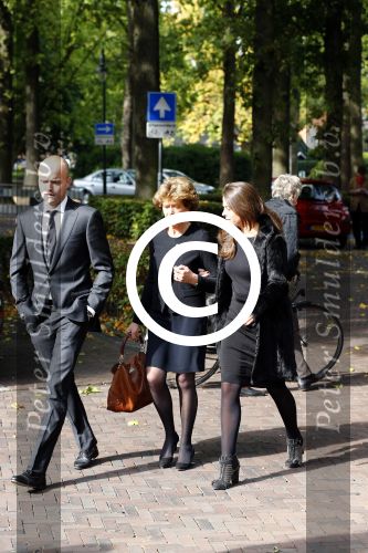 Laren 2 oktober 2013
Kerkdienst naar aanleiding van het overlijden van John de mol sr in de sint Jansbasiliek. Het was enorm druk met vrienden en familie.