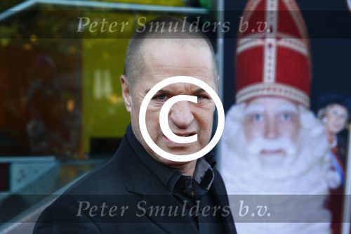 Amsterdam  29 september 2013
Premiere sinterklaas en de pepernoten chaos in pathe arena. Tony Neef met partner