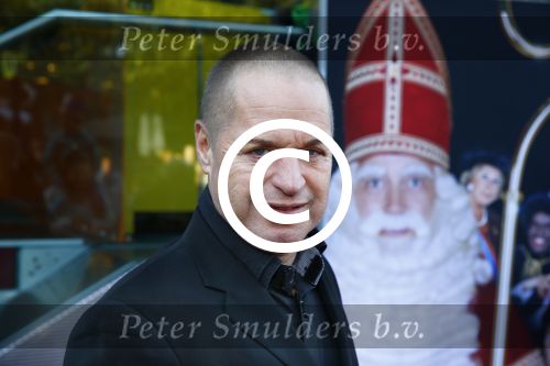 Amsterdam  29 september 2013
Premiere sinterklaas en de pepernoten chaos in pathe arena. Tony Neef met partner