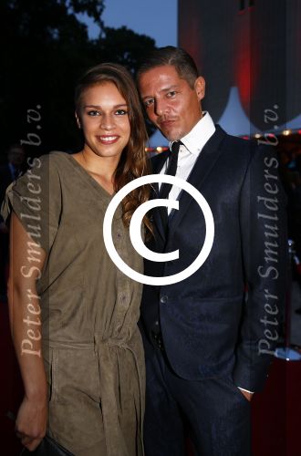 Utrecht 25 september 2013
Premiere hoe duur was de suiker op de utrechtse filmdagen in de schouwburg.
Tygo Gernandt met vriendin