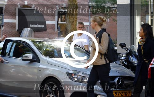 Amsterdam 30 september 2013
Viktor Fischer krijgt bekeuring op de cornelis schuytstraat.