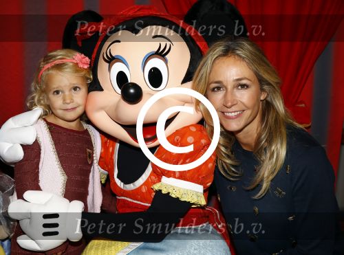 Amsterdam 11 oktober 2013
Premiere Disney live show in de rai.
Wendy v Dijk met dochter Lizzy en vriendinnetjes