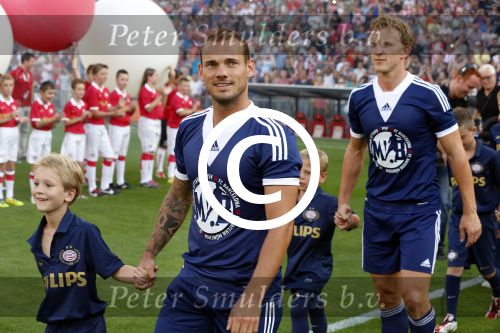 Eindhoven, 19 juli 2013
Afscheidswedstrijd van Mark v Bommel in het psv stadion. 
Wesley Sneijder
Peter Smulders bv