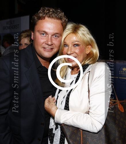 Amsterdam 14 oktober 2013
Presentatie nieuwe cd Wesly Bronkhorst in cafe players. Wesly met Mary Borsato