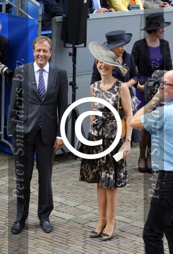 Den Haag 16 september 2014
Prinsjesdag met oa Koning Willem Alexander Koningin Maxima prinses Laurentien en prins Constantijn. Gouden Koets op het binnenhof. Alexander Pechtold arriveert met Kamerlid Stientje van Veldhoven