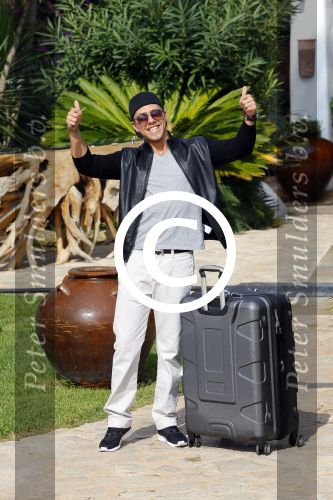 ibiza 26 september 2014
Opnames beste zanger van nederland bij hotel atzaro op ibiza. Rene Froger Jan Smit Xander de Buisonje Edsilia Rombley Andre Hazes jr vliegen daarna met prive vliegtuig naar Nederland