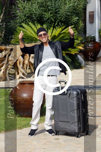 ibiza 26 september 2014
Opnames beste zanger van nederland bij hotel atzaro op ibiza. Rene Froger Jan Smit Xander de Buisonje Edsilia Rombley Andre Hazes jr vliegen daarna met prive vliegtuig naar Nederland
