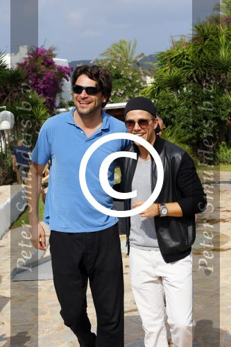 ibiza 26 september 2014
Opnames beste zanger van nederland bij hotel atzaro op ibiza. Rene Froger Jan Smit Xander de Buisonje Edsilia Rombley Andre Hazes jr vliegen daarna met prive vliegtuig naar Nederland