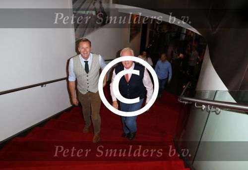 Amsterdam 20 oktober 2014
Premiere alles went behalve een vent in nieuwe de la mar.
Andre v Duin m,et vriend Martin