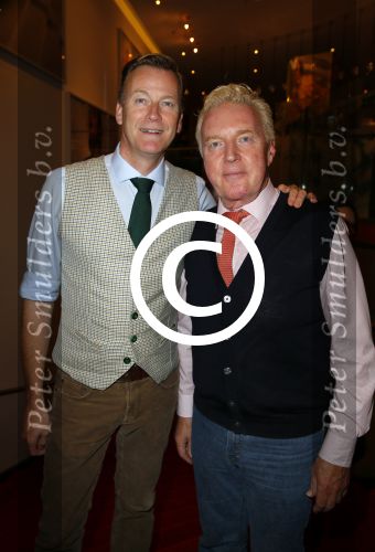 Amsterdam 20 oktober 2014
Premiere alles went behalve een vent in nieuwe de la mar.
Andre v Duin m,et vriend Martin