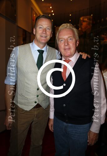 Amsterdam 20 oktober 2014
Premiere alles went behalve een vent in nieuwe de la mar.
Andre v Duin m,et vriend Martin
