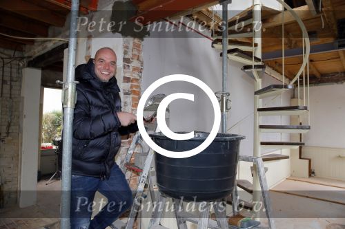 Apeldoorn 22 oktober 2014
Kapsalon en het nieuwe huis van Andy en Melisa vd Meyde wat helemaal verbouwd moet worden.